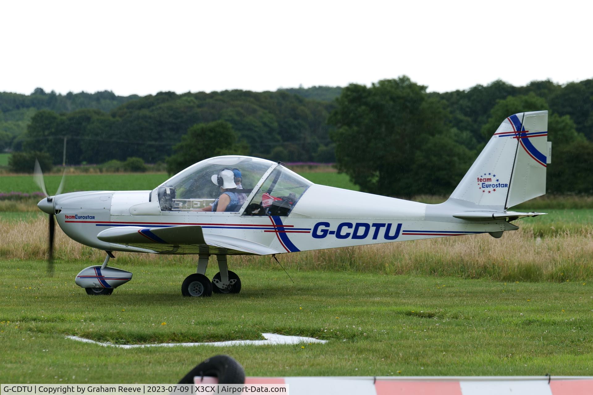 G-CDTU, 2005 Cosmik EV-97 TeamEurostar UK C/N 2522, Departing from Northrepps.