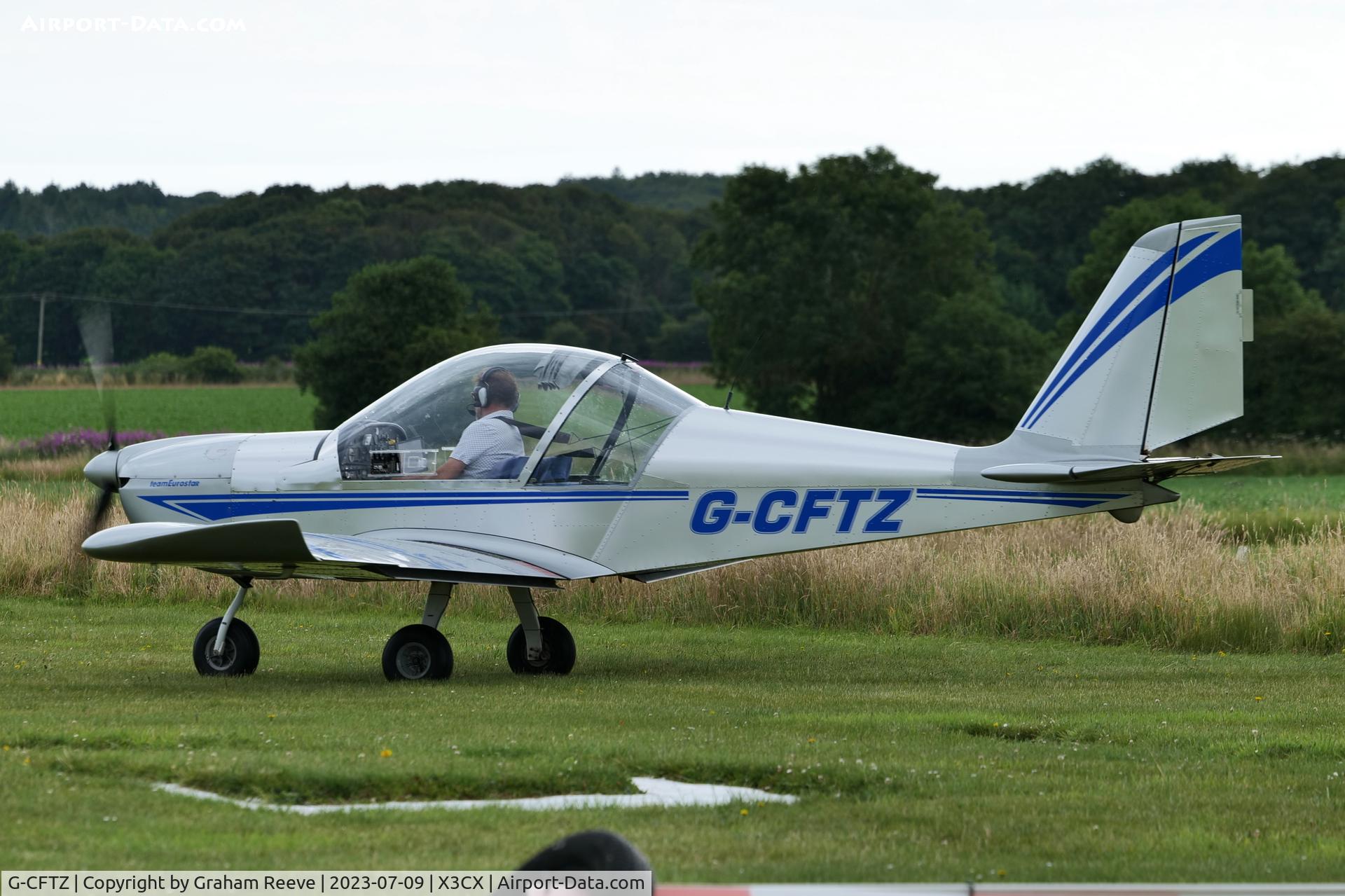 G-CFTZ, 2009 Aerotechnik EV-97 Eurostar C/N LAA 315-14857, Departing from Northrepps.