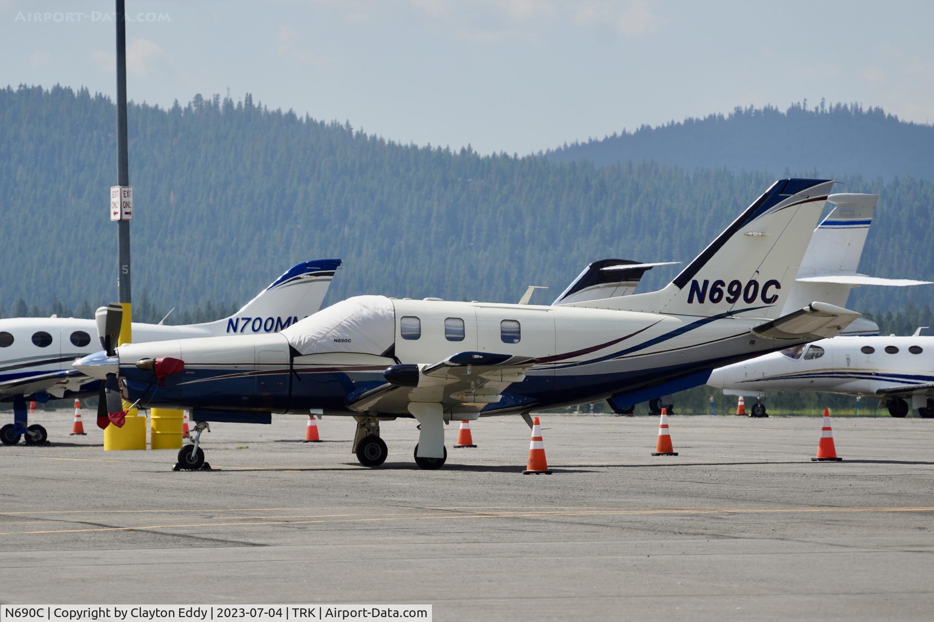 N690C, 2002 Socata TBM 700 C/N 238, Truckee Tahoe airport in California 2023.