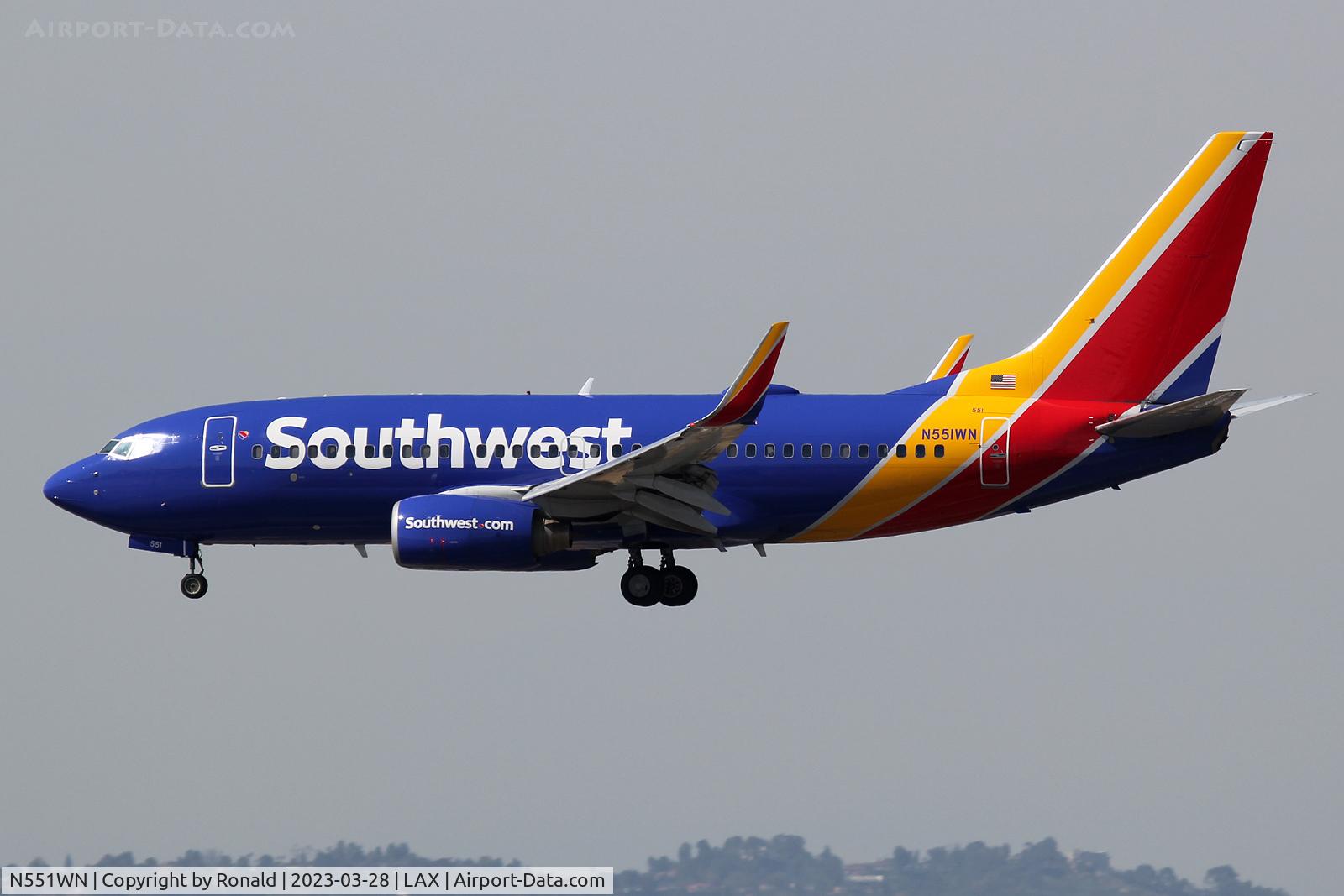 N551WN, 2001 Boeing 737-76Q C/N 30280, at lax