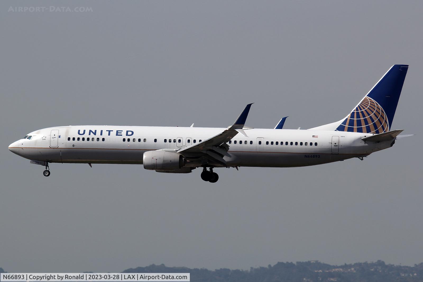 N66893, 2016 Boeing 737-924/ER C/N 42197, at lax