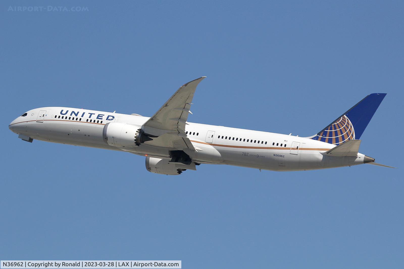 N36962, 2015 Boeing 787-9 Dreamliner C/N 35880, at lax