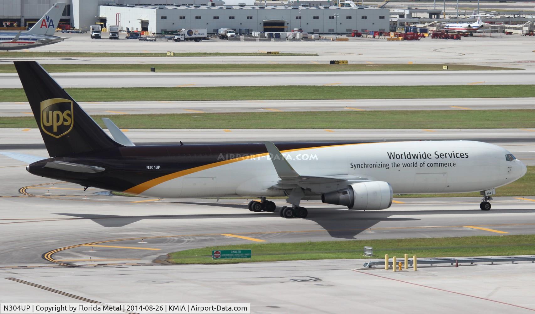 N304UP, 1995 Boeing 767-34AFER C/N 27242, UPS 767-300F zx SDF-MIA