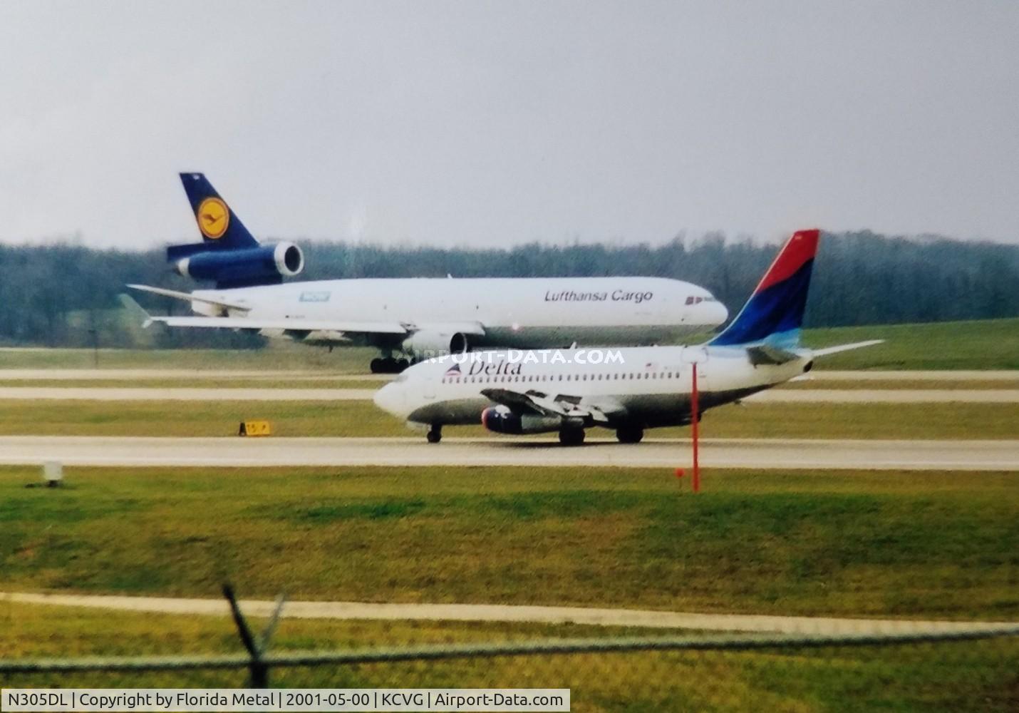 N305DL, 1983 Boeing 737-232 C/N 23077, DAL 732 zx CVG 2001