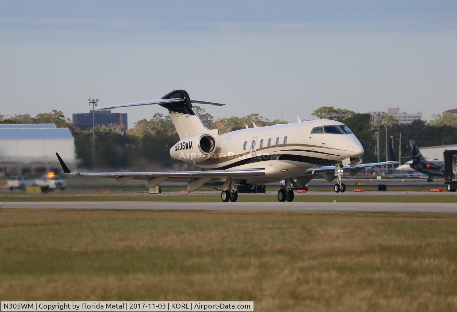 N305WM, 2012 Bombardier Challenger 300 (BD-100-1A10) C/N 20379, Challenger 300 zx