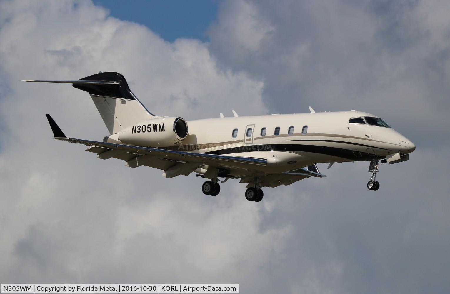 N305WM, 2012 Bombardier Challenger 300 (BD-100-1A10) C/N 20379, Challenger 300 zx