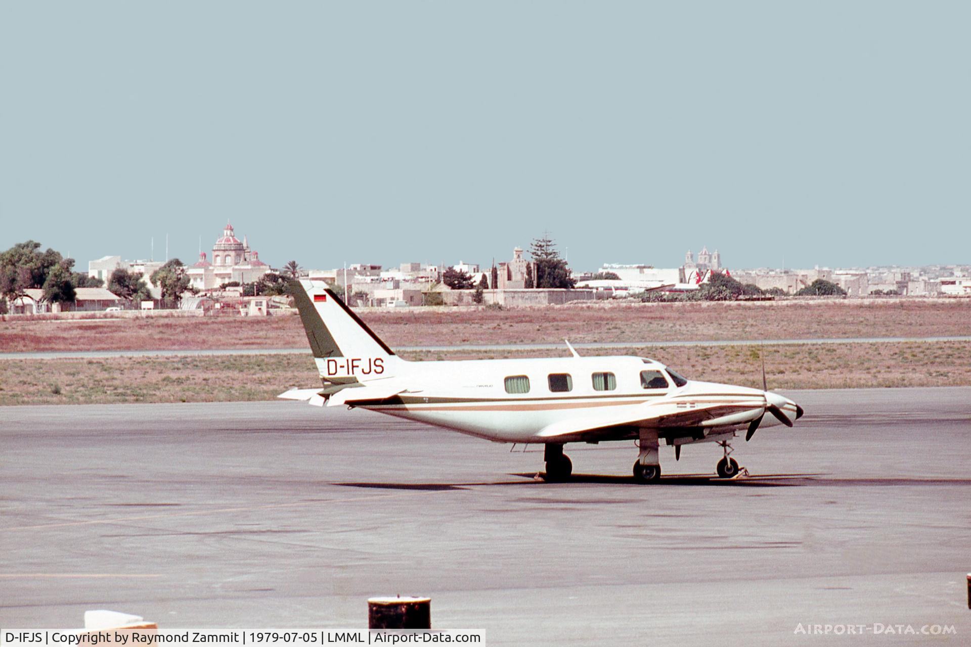 D-IFJS, Piper PA-31 Navajo C/N 31-103, Piper PA-31 Navajo D-IFJS