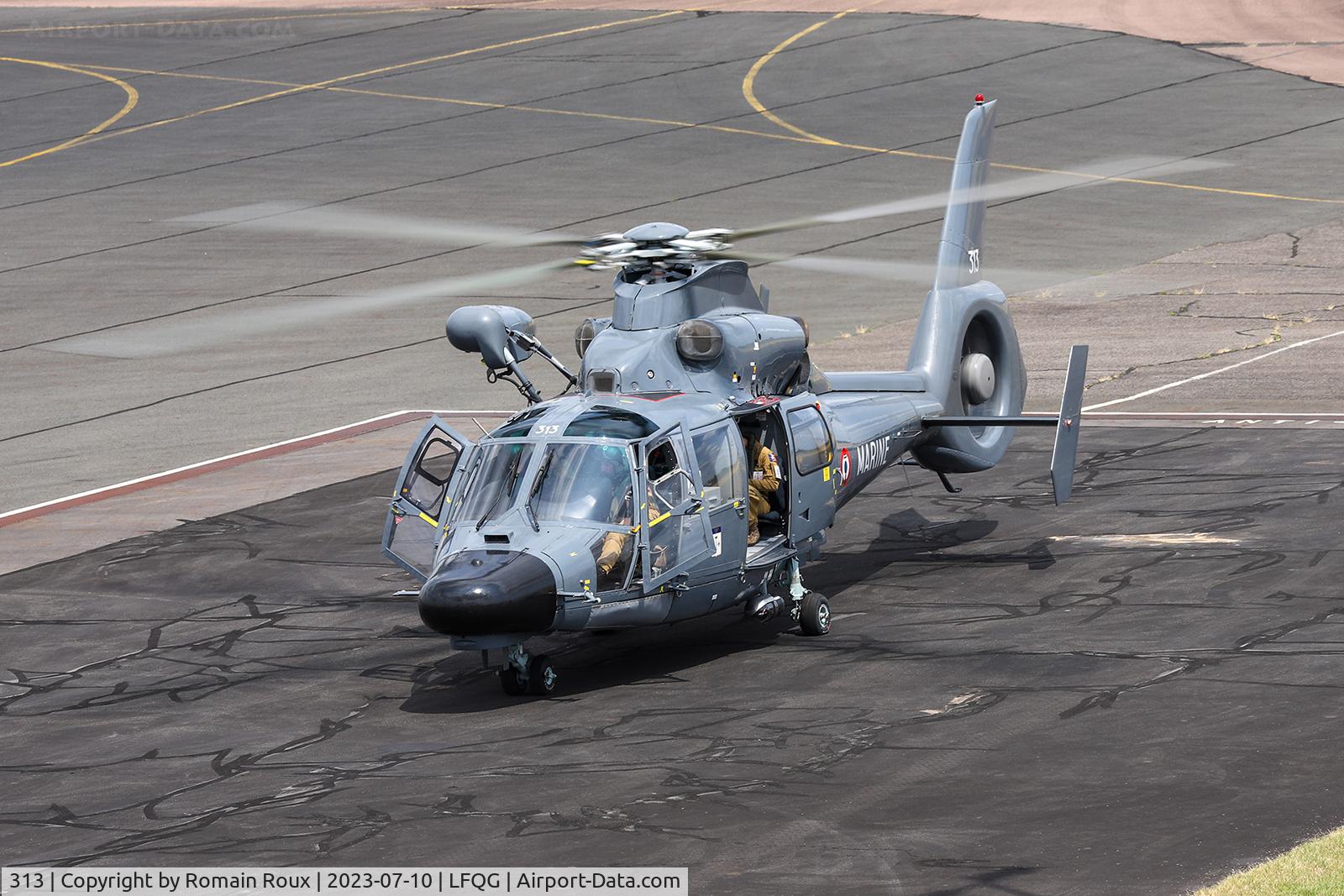313, 1988 Aerospatiale SA-365F Dauphin C/N 6313, Ready to departure