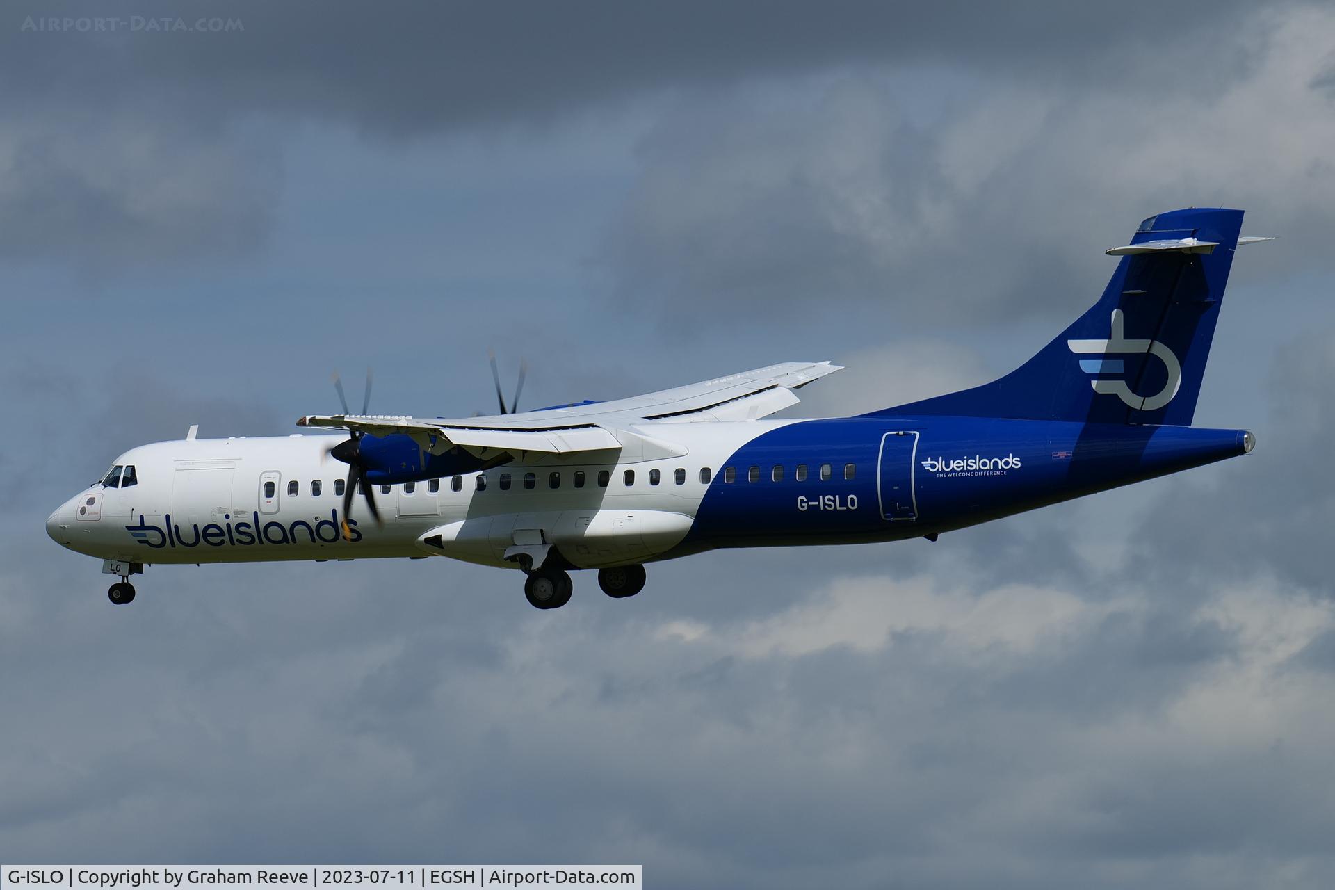 G-ISLO, 2008 ATR 72-212A C/N 778, Landing at Norwich.