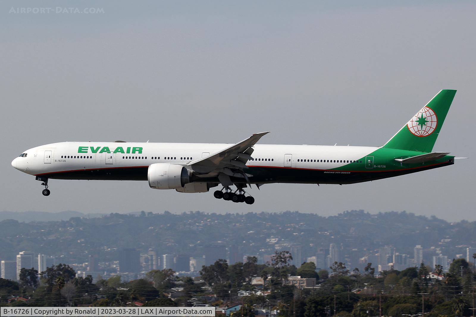 B-16726, 2016 Boeing 777-36N/ER C/N 44552, at lax