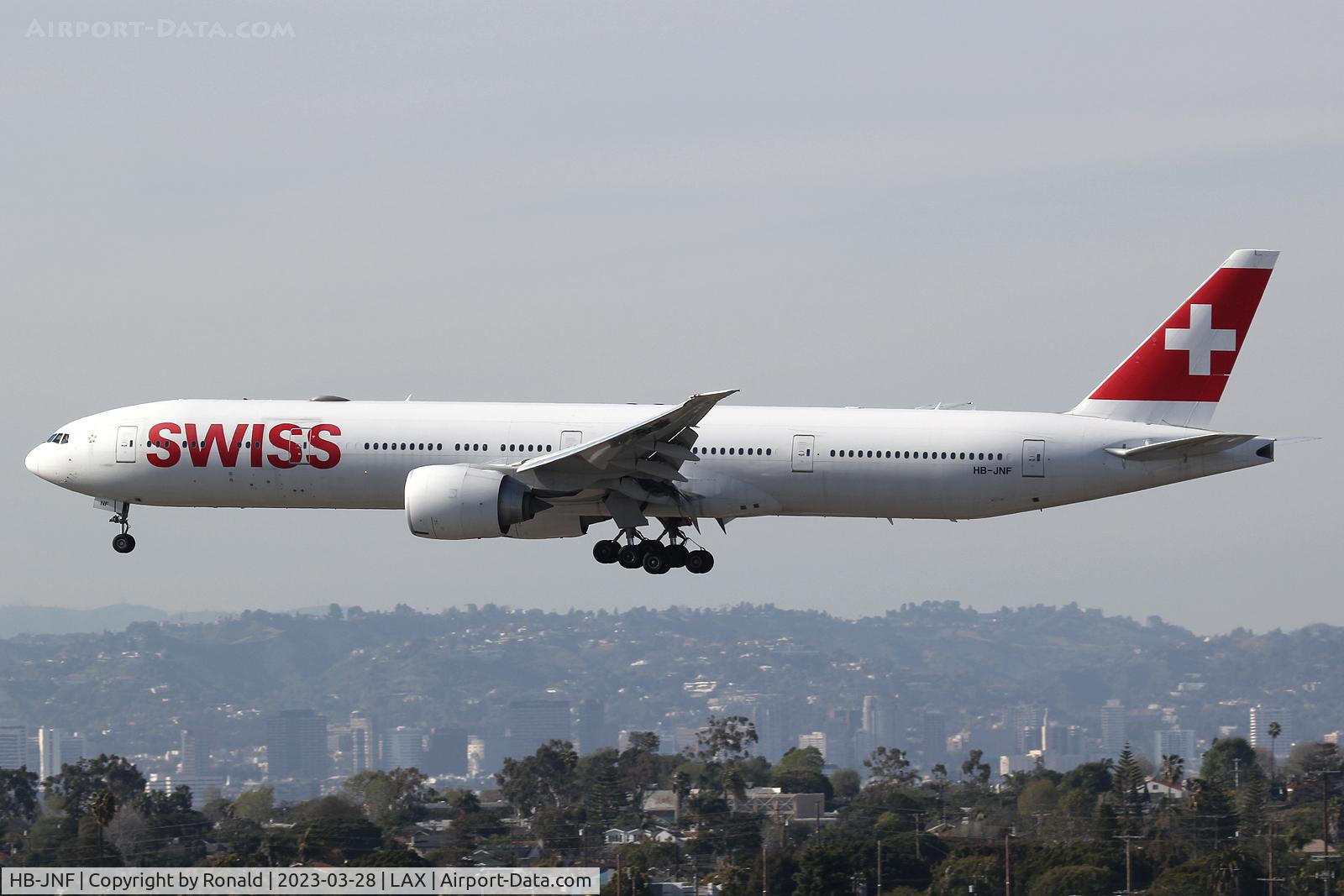 HB-JNF, 2016 Boeing 777-3DE/ER C/N 44587, at lax