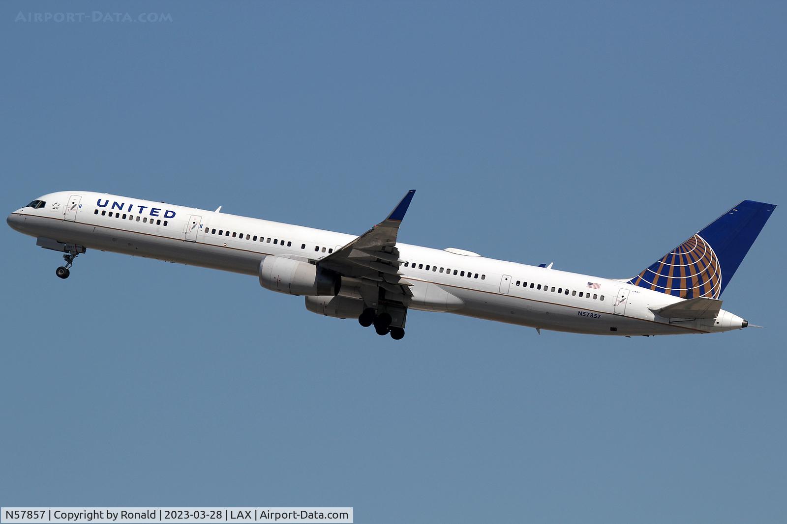 N57857, 2004 Boeing 757-324 C/N 32816, at lax