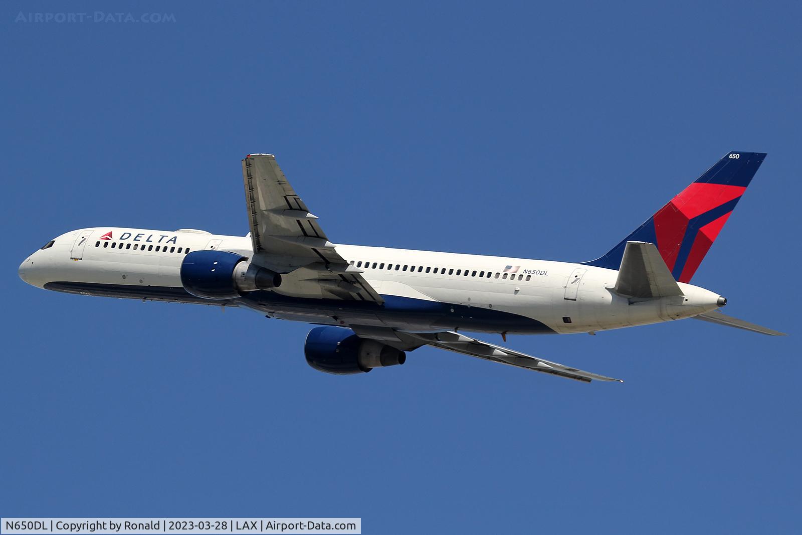 N650DL, 1989 Boeing 757-232 C/N 24390, at lax
