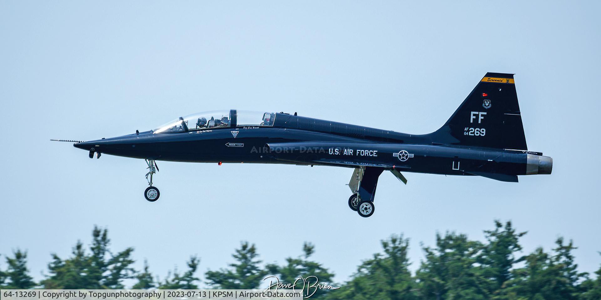 64-13269, 1964 Northrop T-38A Talon C/N N5698, 71st FTS out of Langley AFB stops in for lunch
