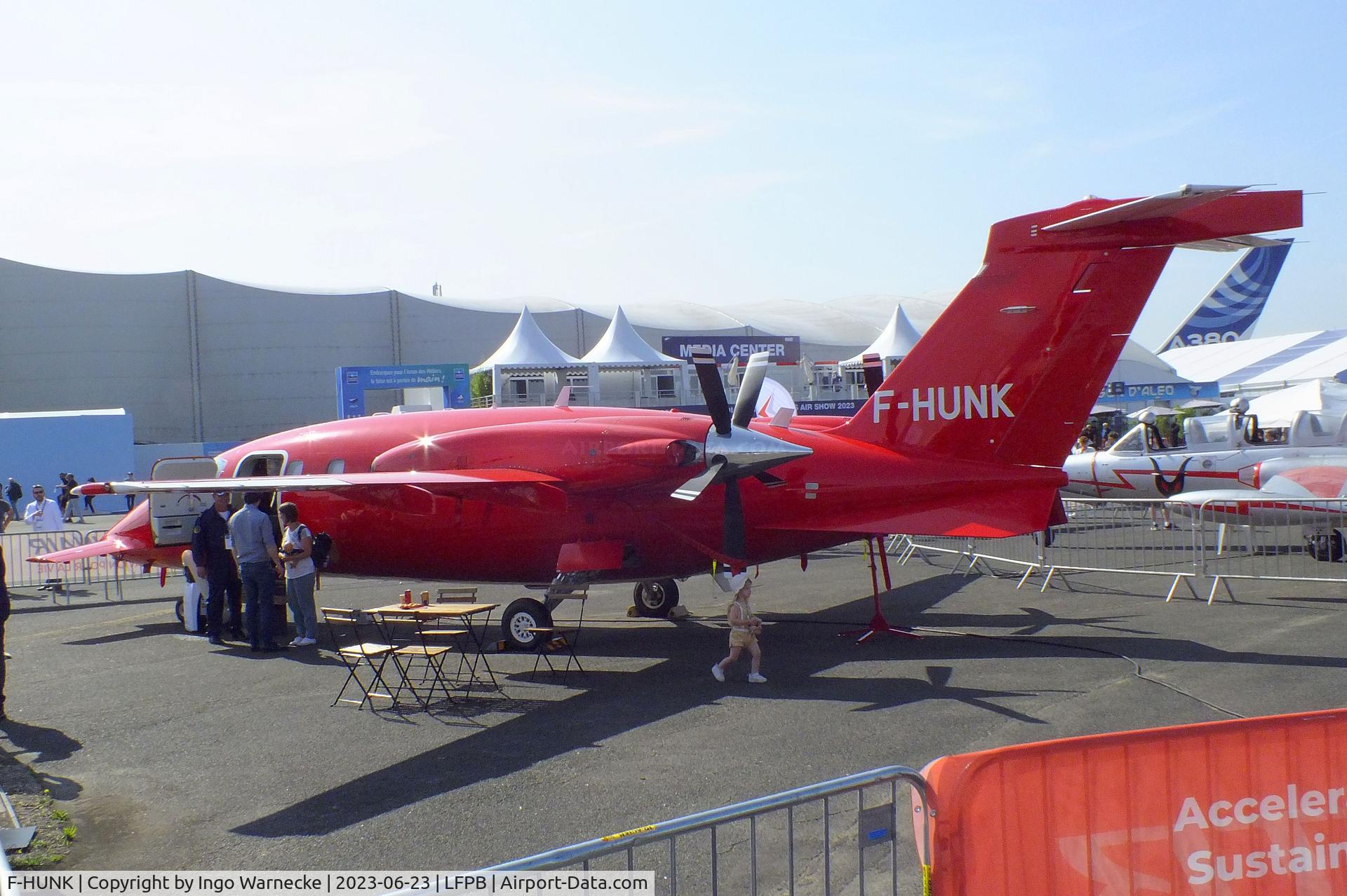 F-HUNK, 2008 Piaggio P-180 Avanti II C/N 1178, Piaggio P.180 Avanti II at the Aerosalon 2023, Paris