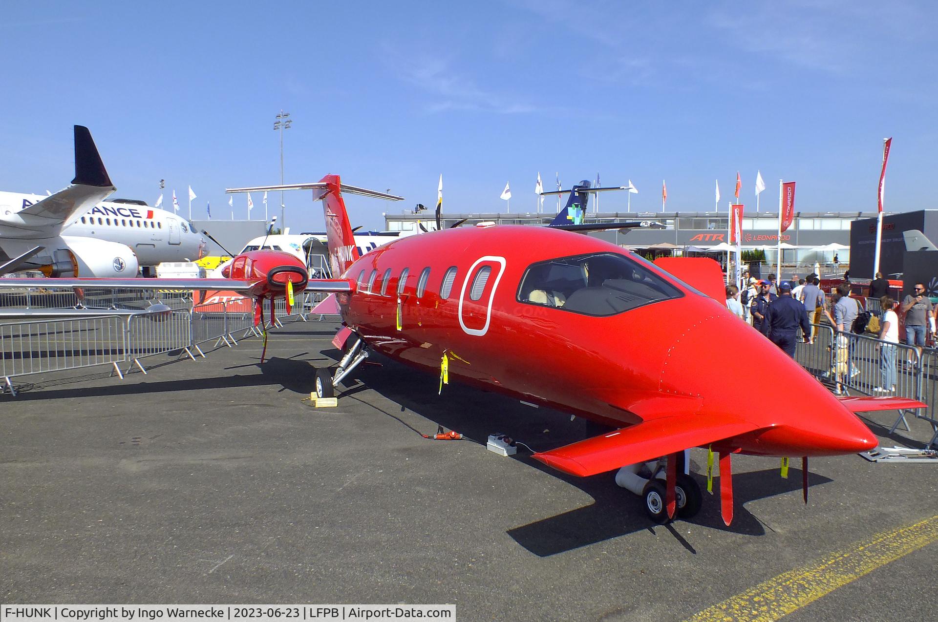 F-HUNK, 2008 Piaggio P-180 Avanti II C/N 1178, Piaggio P.180 Avanti II at the Aerosalon 2023, Paris