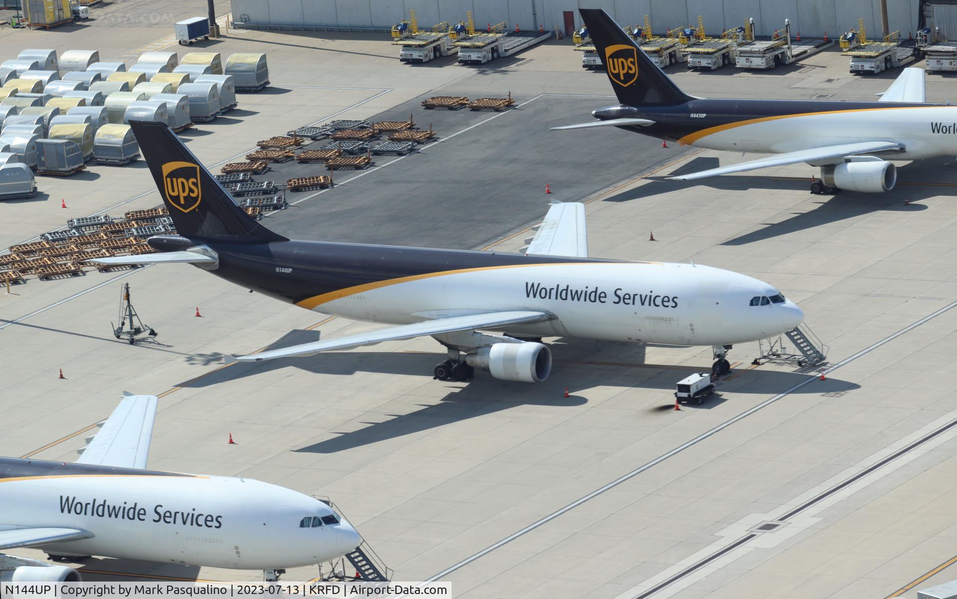 N144UP, 2002 Airbus A300F4-622R C/N 827, Airbus A300F4-622R