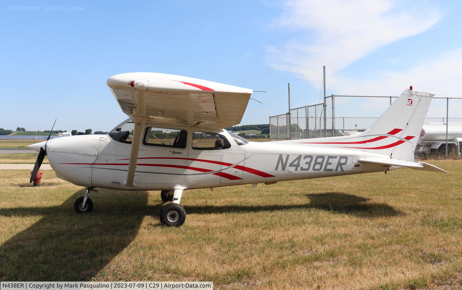 N438ER, 2001 Cessna 172S C/N 172S8934, Cessna 172S