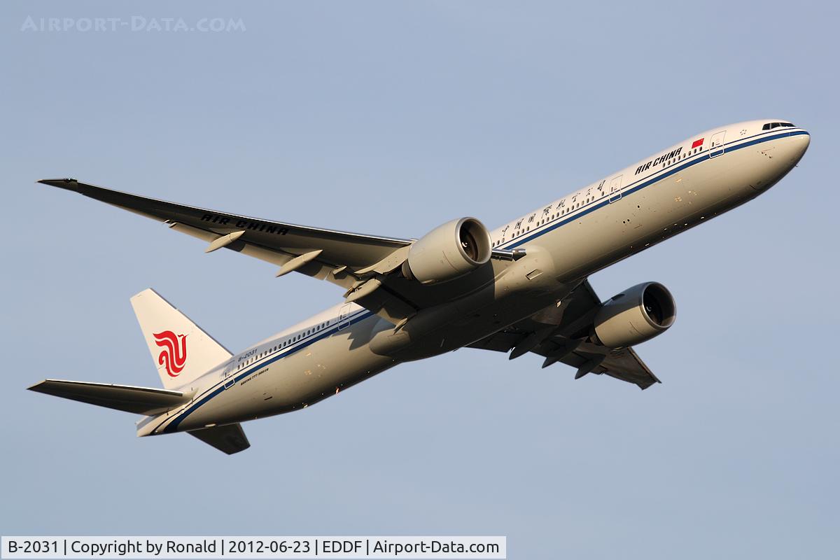 B-2031, 2012 Boeing 777-39L/ER C/N 38670, at fra