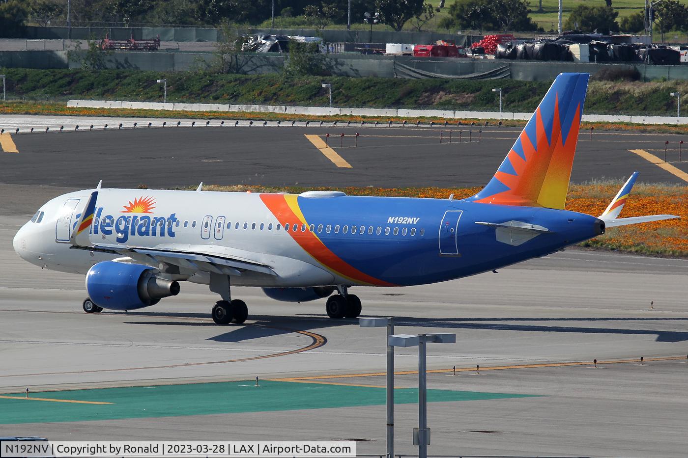 N192NV, 2015 Airbus A320-214 C/N 6787, at lax
