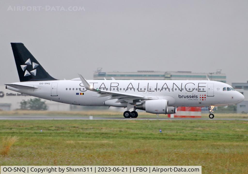 OO-SNQ, 2013 Airbus A320-214 C/N 5658, Ready for take off from rwy 32R in Star Alliance c/s