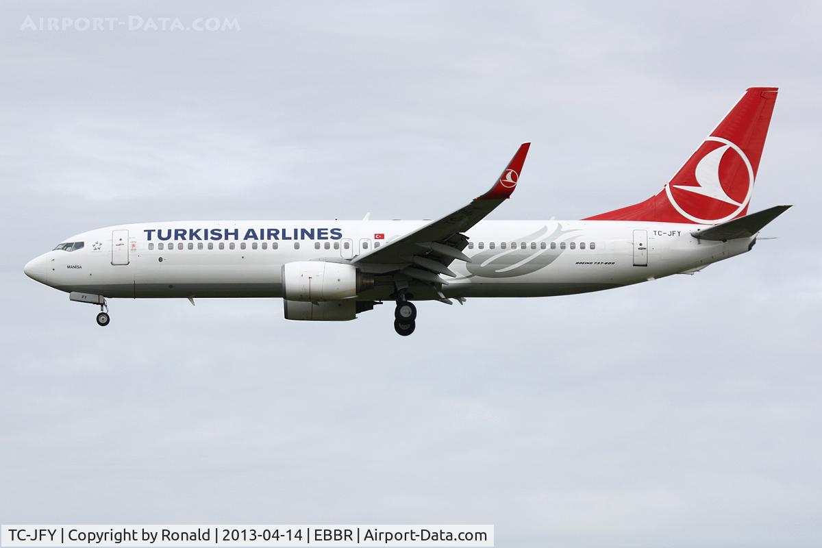 TC-JFY, 2000 Boeing 737-8F2 C/N 29783/497, at bru