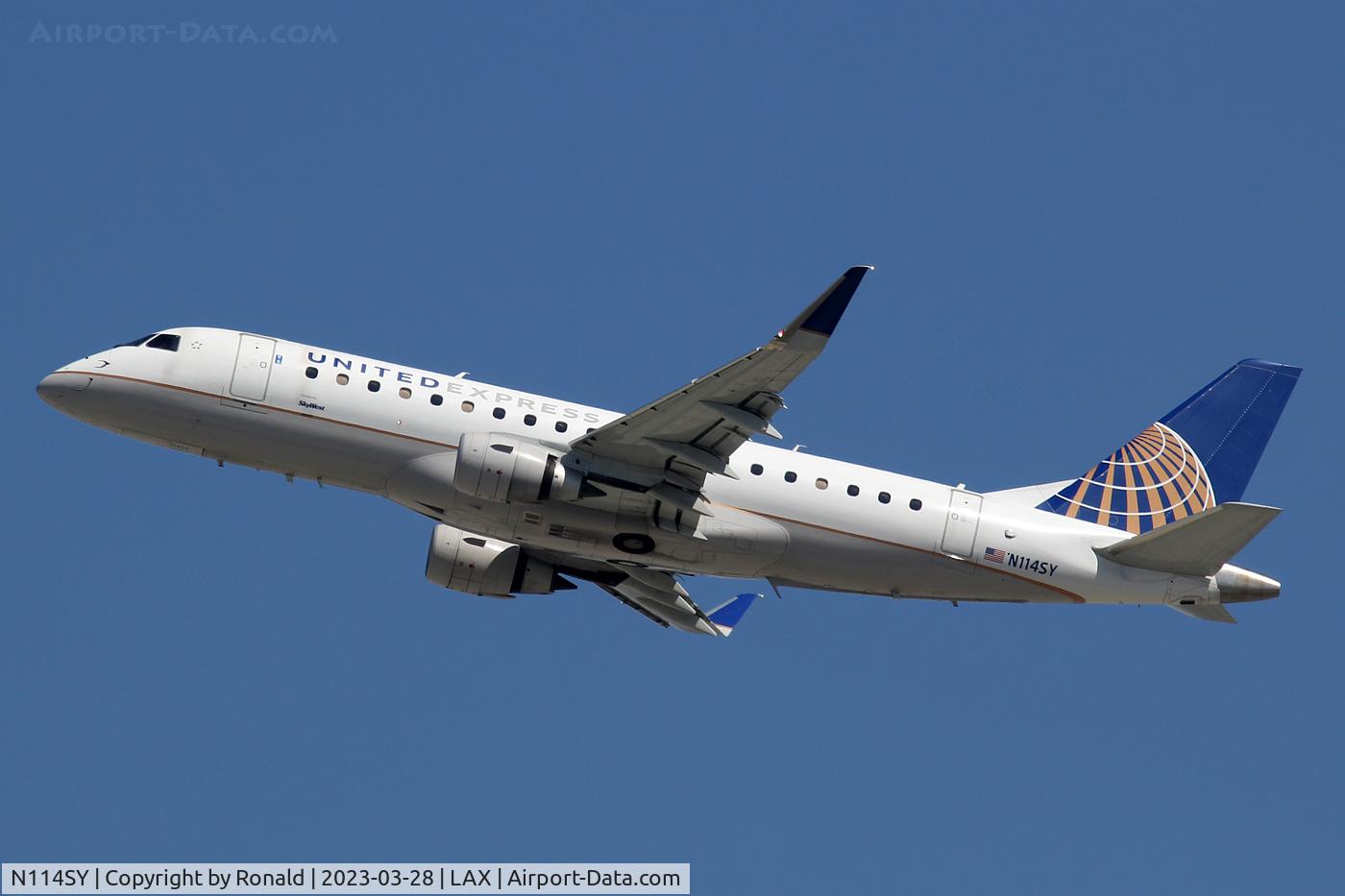N114SY, 2014 Embraer 175LR (ERJ-170-200LR) C/N 17000410, at lax