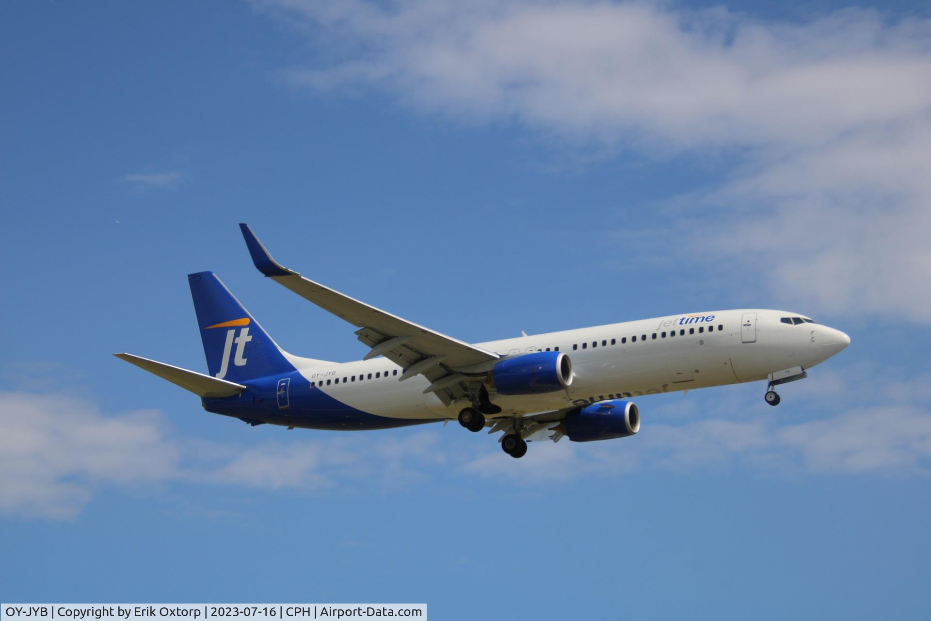OY-JYB, 2012 Boeing 737-8KN C/N 40254, OY-JYB landing rw 22L