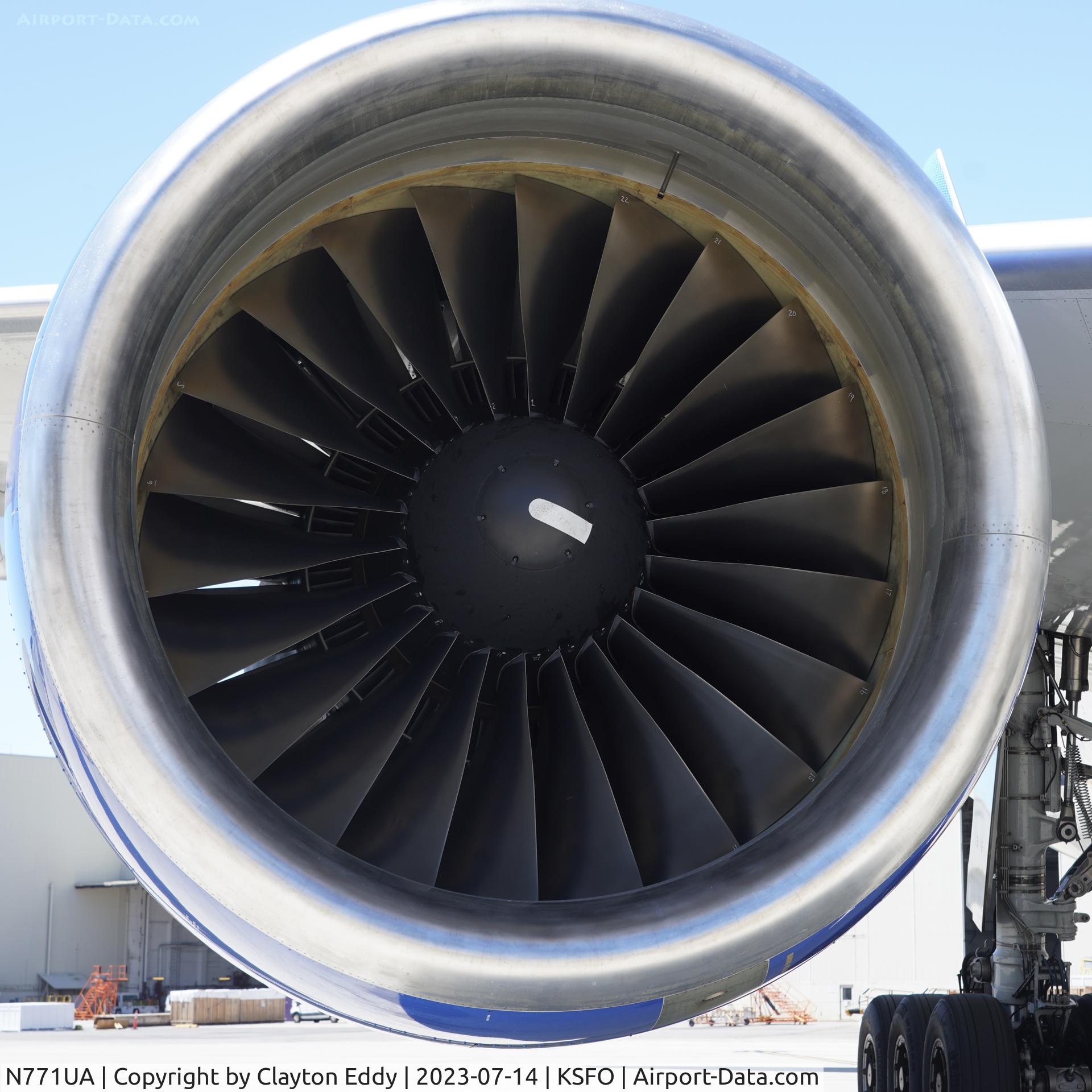 N771UA, 1995 Boeing 777-222 C/N 26932, PW4000 engine. SFO 2023.