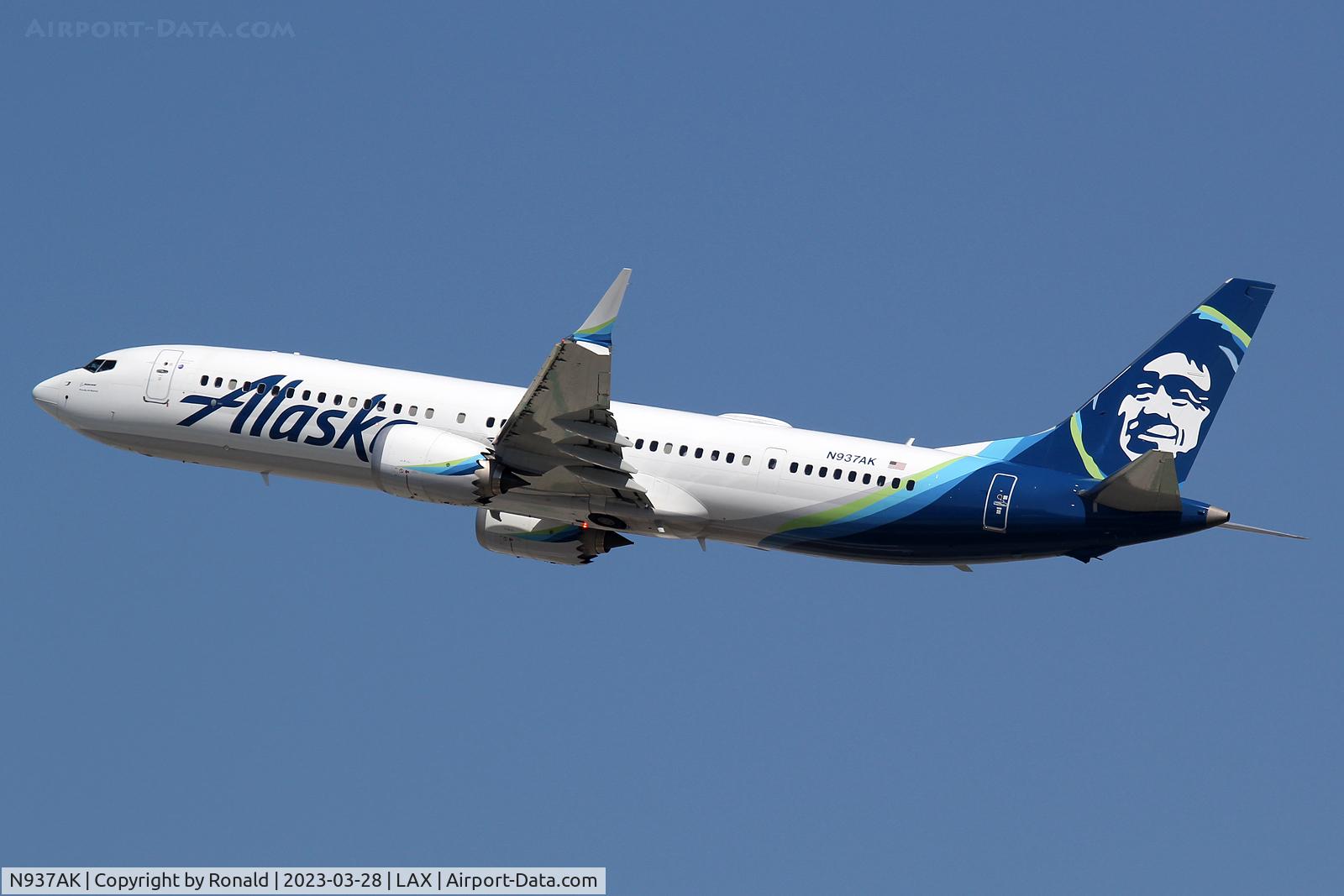 N937AK, 2022 Boeing 737-9 MAX C/N 44100, at lax