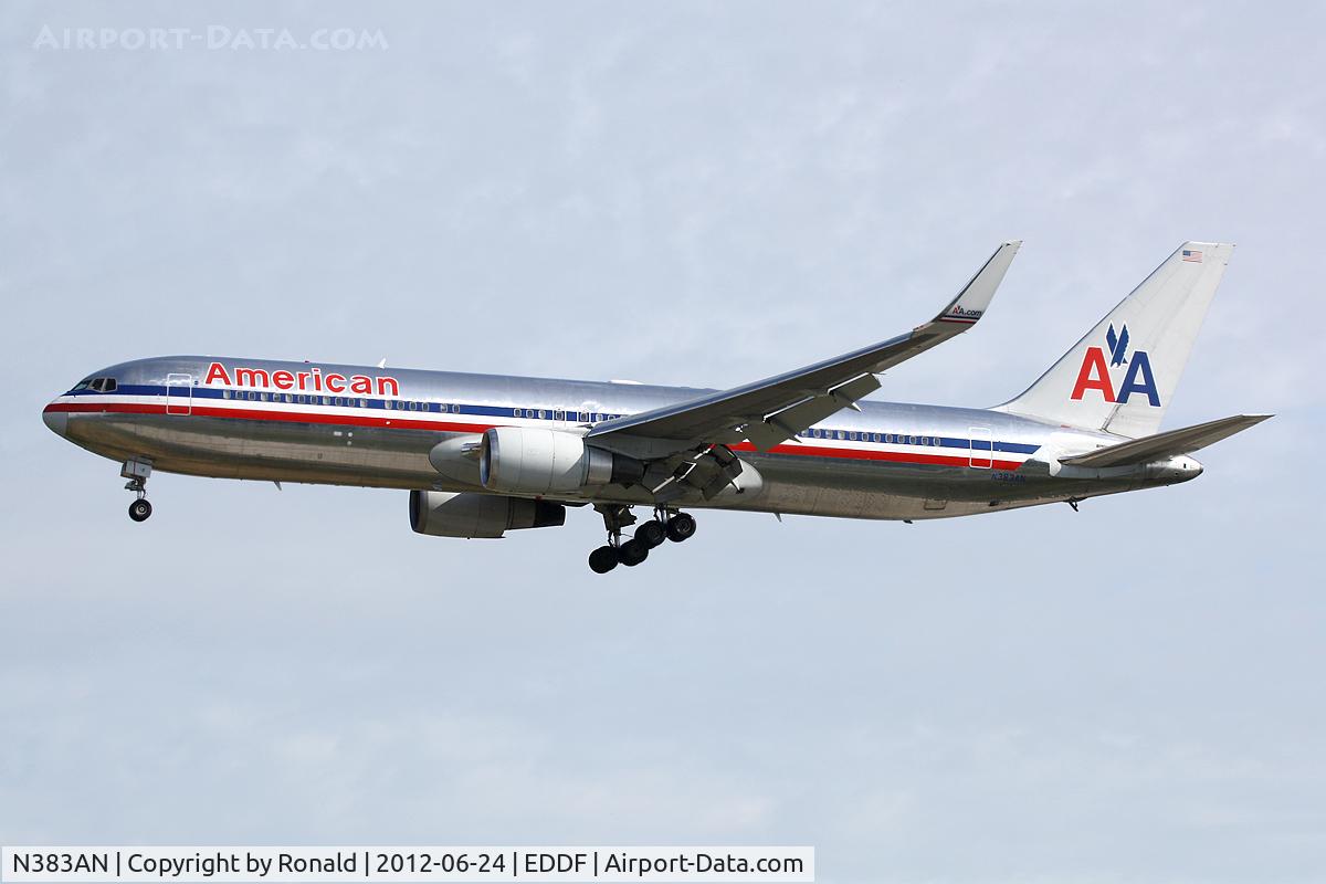 N383AN, 1993 Boeing 767-323 C/N 26995, at fra