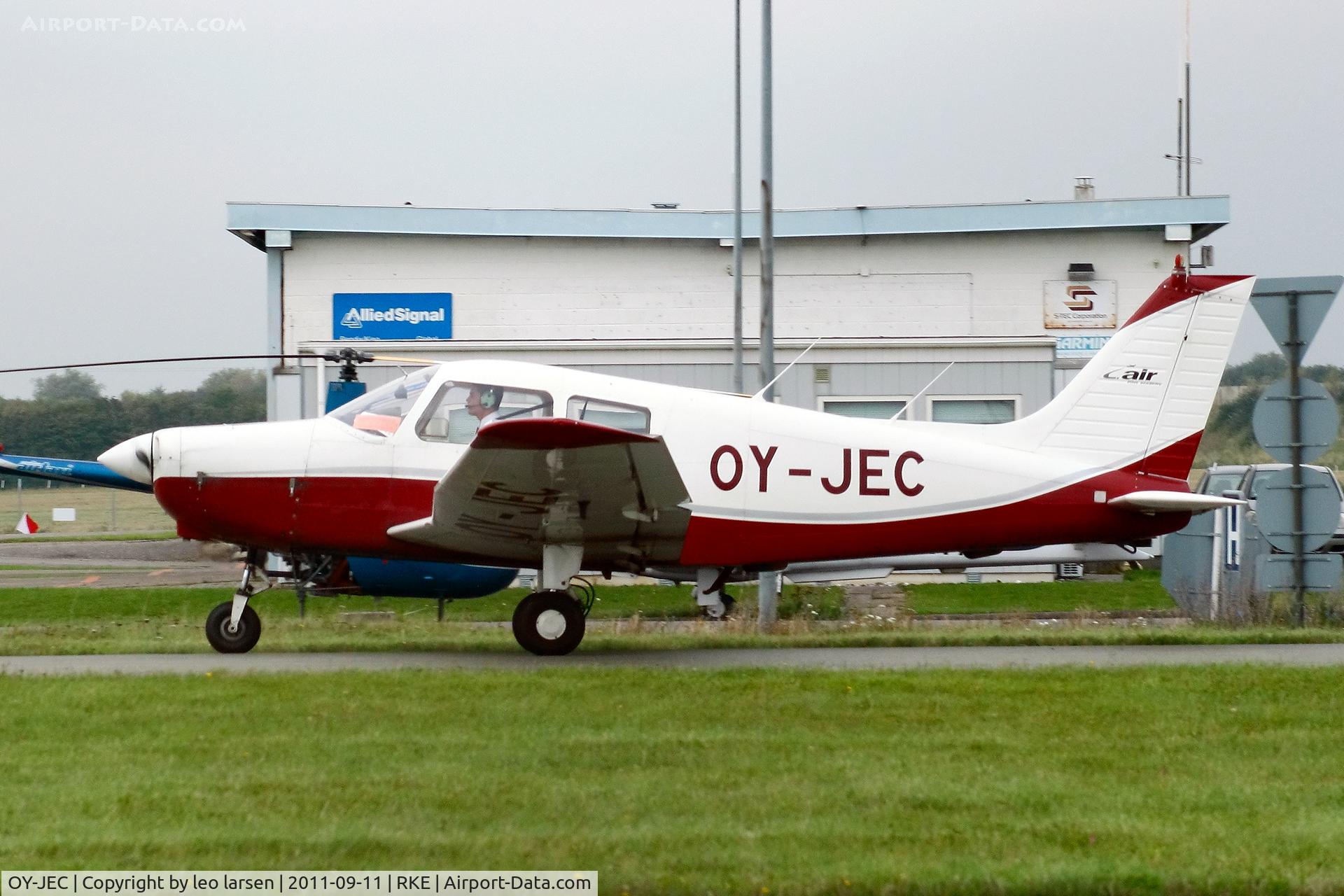 OY-JEC, 1989 Piper PA-28-161 Cadet C/N 2841099, Roskilde 21.9.2011