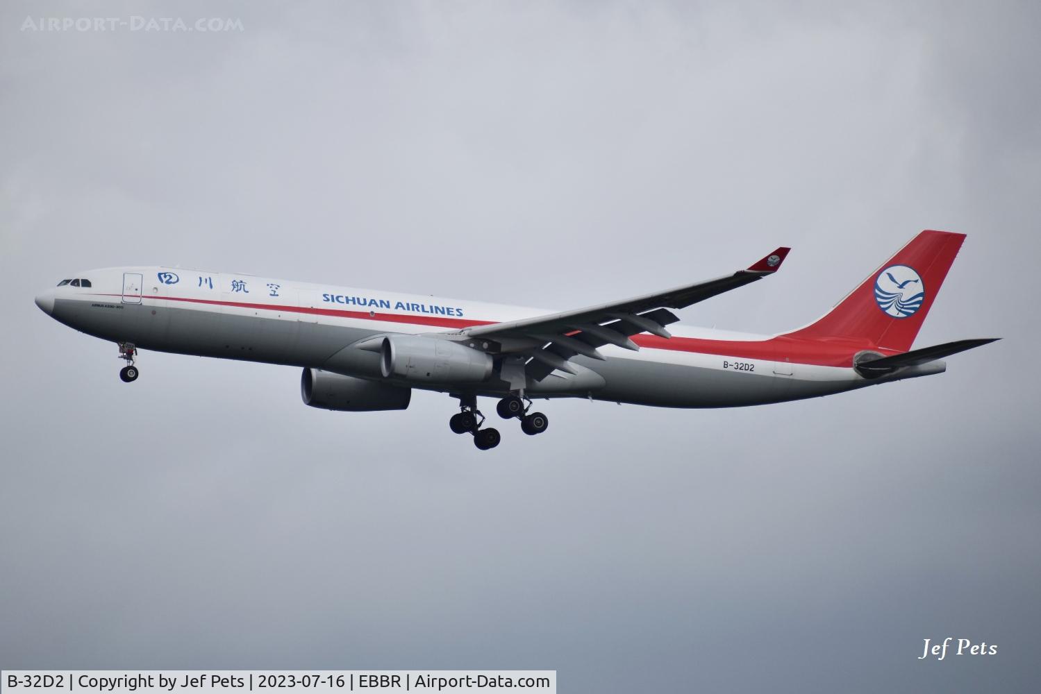 B-32D2, 2008 Airbus A330-343E C/N 937, Landing at Brussels Airport.  Ex B-6112 & 9H-SMC.