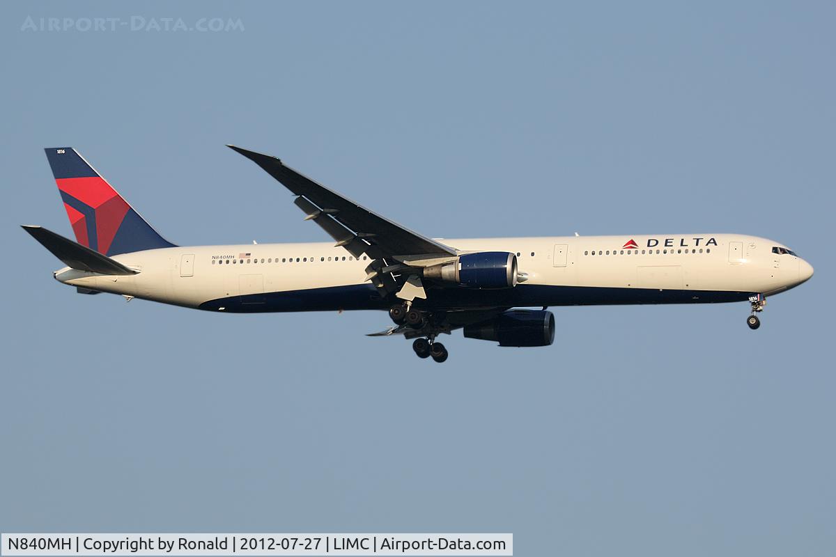 N840MH, 2001 Boeing 767-432/ER C/N 29718, at mxp