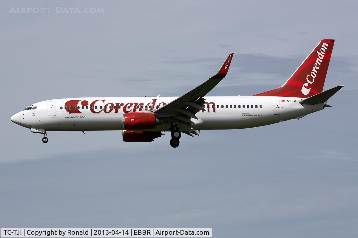 TC-TJI, 2002 Boeing 737-8S3 C/N 29246, at bru