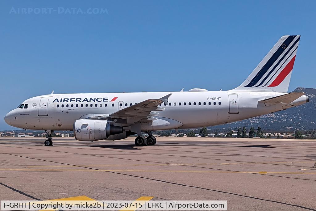 F-GRHT, 2001 Airbus A319-111 C/N 1449, Parked