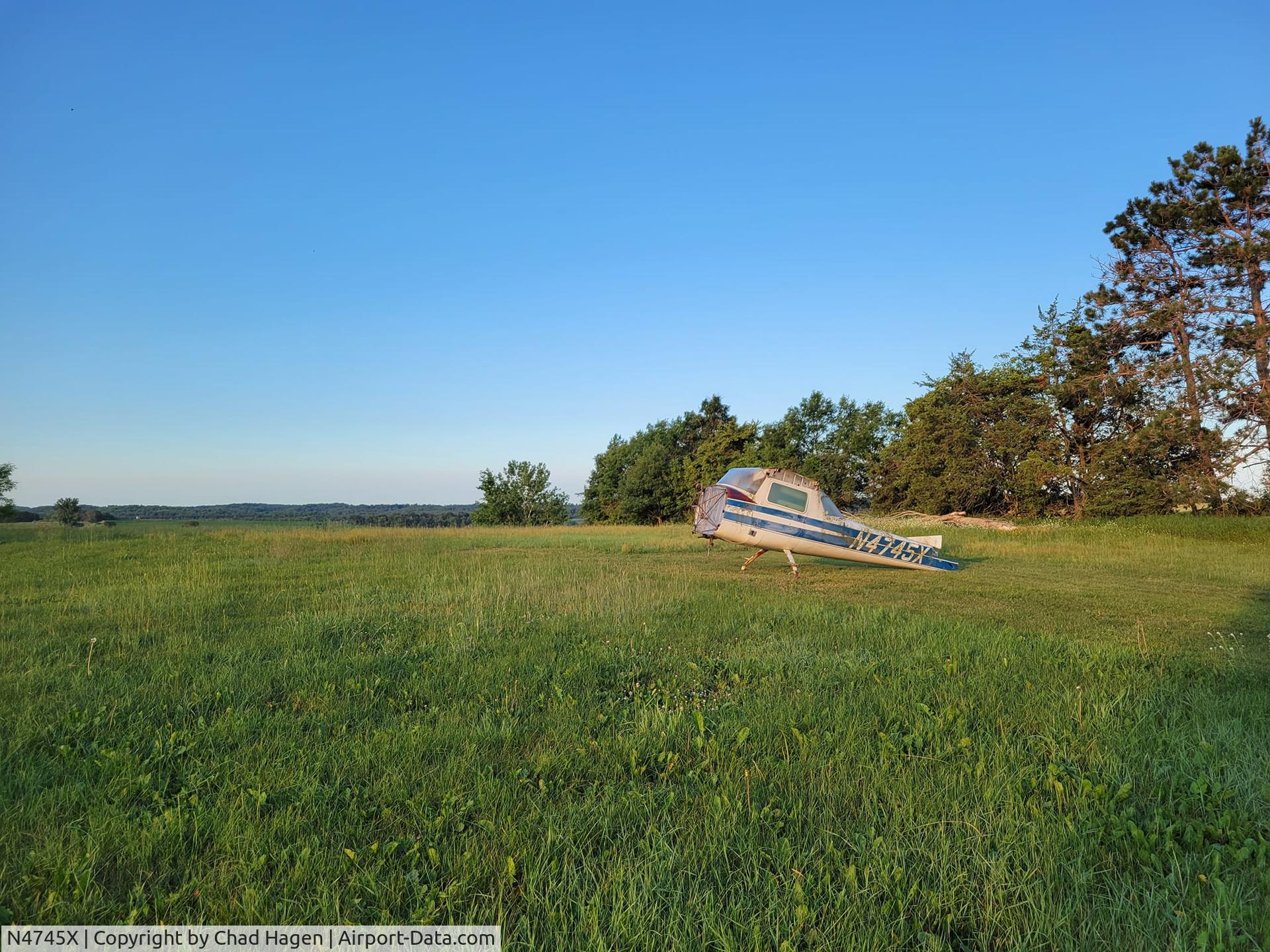 N4745X, Cessna 150G C/N 15064795, Outstanding it its field.