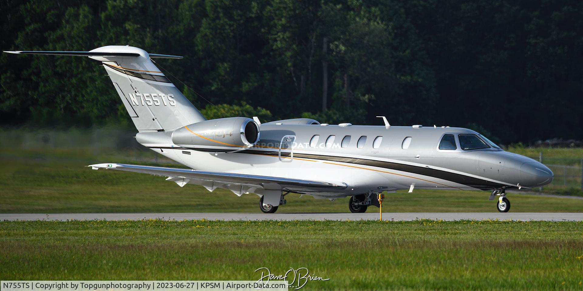 N755TS, 2014 Cessna 525C CitationJet CJ4 C/N 525C-0173, Sharp Biz Jet departing from RW16