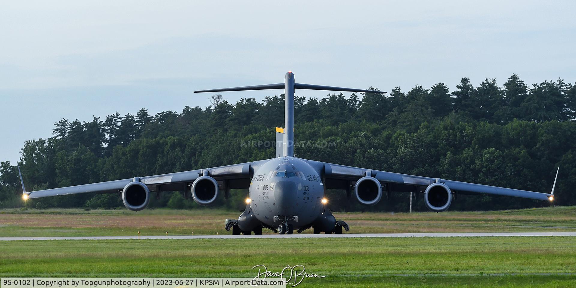 95-0102, 1995 McDonnell Douglas C-17A Globemaster III C/N P-27, REACH684 taking RW16