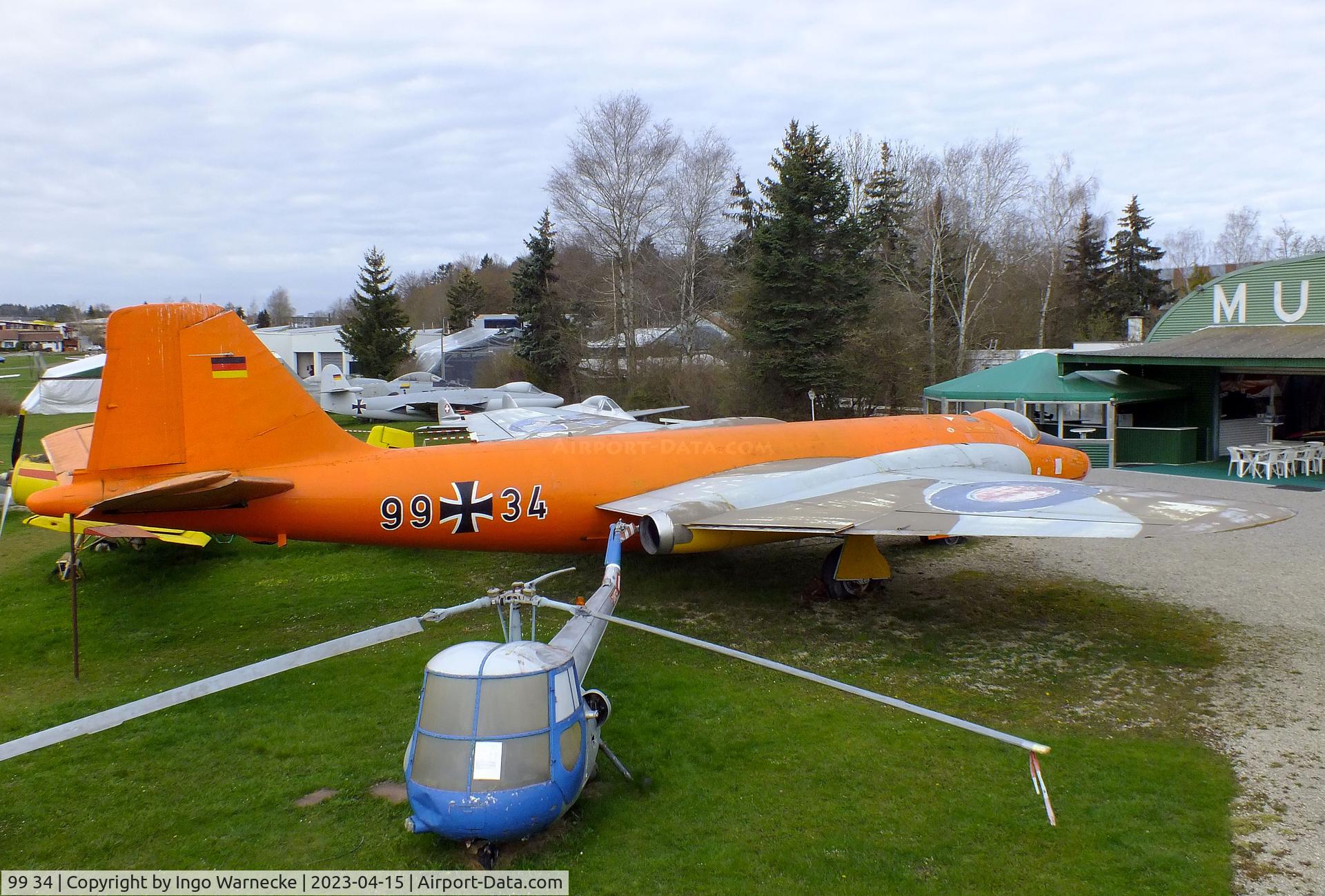 99 34, 1954 English Electric Canberra B.2 C/N R3/EA3/6651, English Electric Canberra B2 (with wings from a RAF 