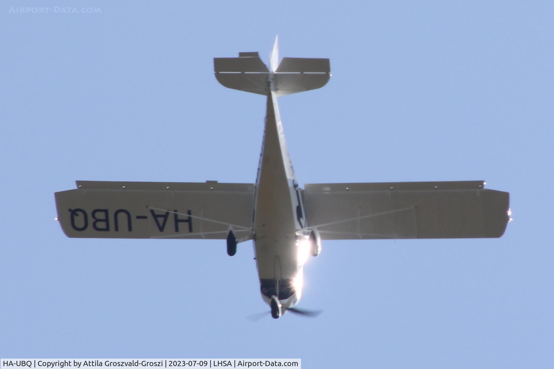 HA-UBQ, 2017 Halley Apollo Fox C/N 220417, LHSA - in the airspace of Szentkirályszabadja airport, Hungary
