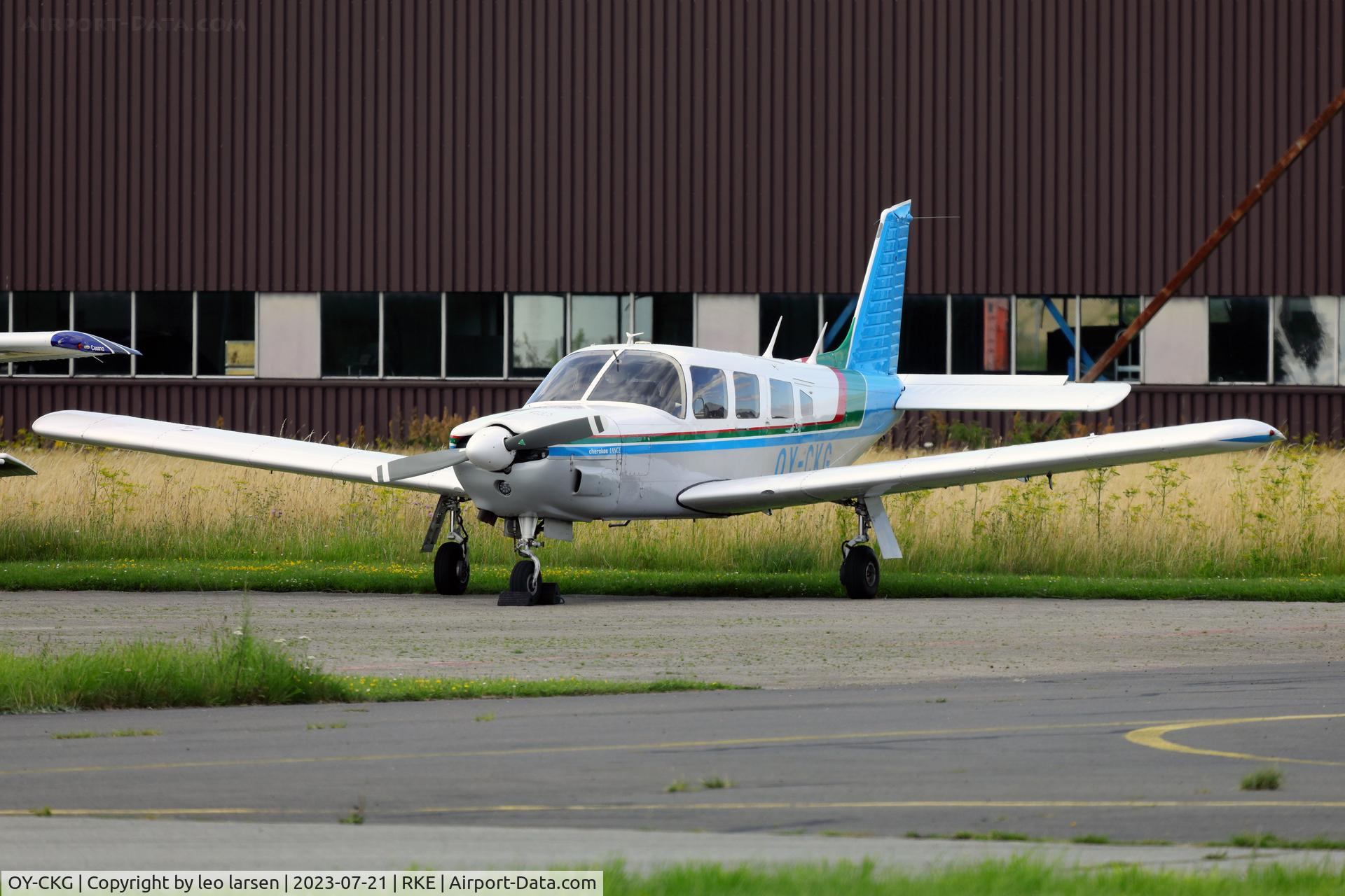 OY-CKG, 1976 Piper PA-32R-300 Cherokee Lance C/N 32R-7680134, Roskilde 21.7.2023