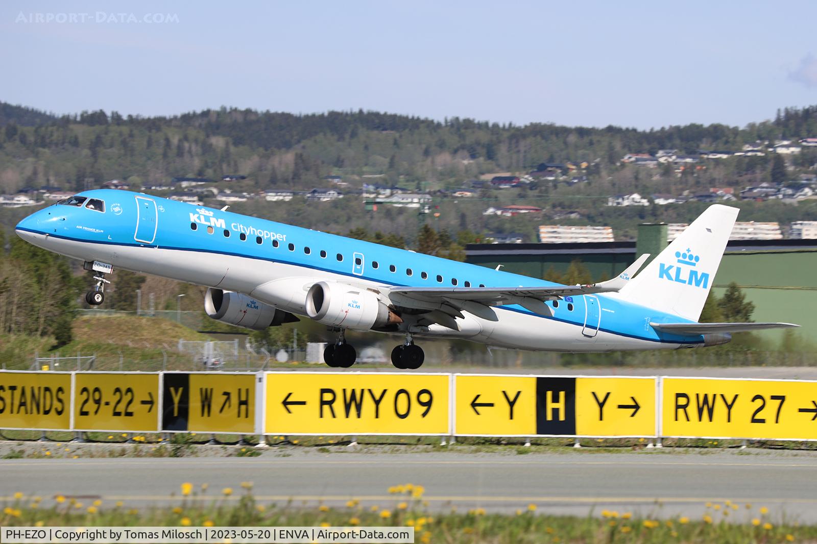 PH-EZO, 2010 Embraer 190LR (ERJ-190-100LR) C/N 19000345, 