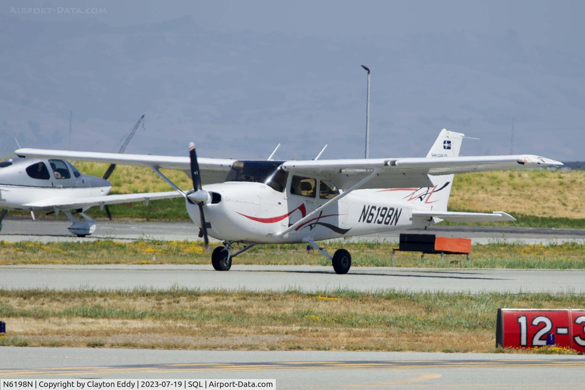 N6198N, 2008 Cessna 172S C/N 172S10792, San Carlos Airport in California 2023.