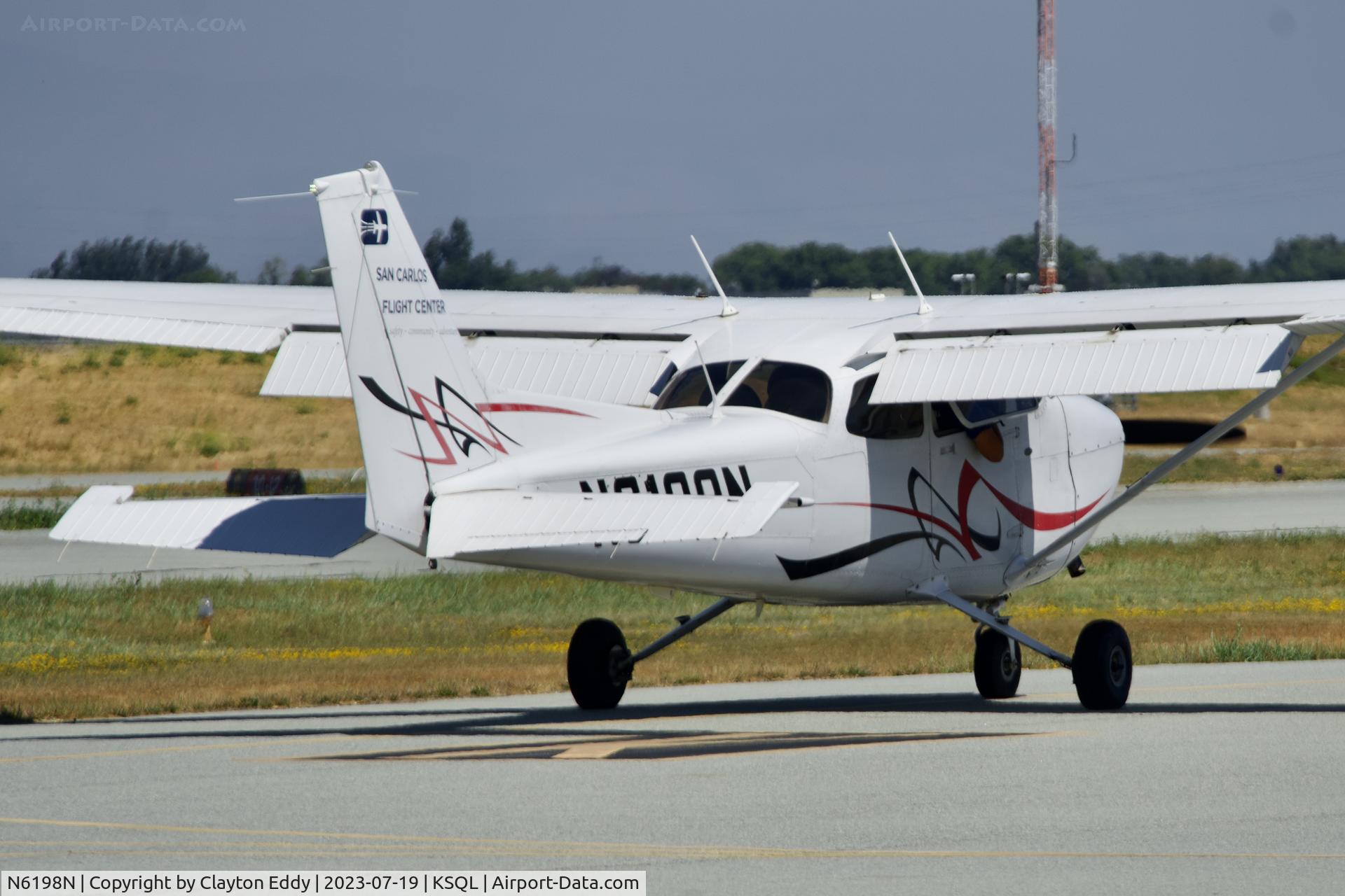 N6198N, 2008 Cessna 172S C/N 172S10792, San Carlos Airport in California 2023.