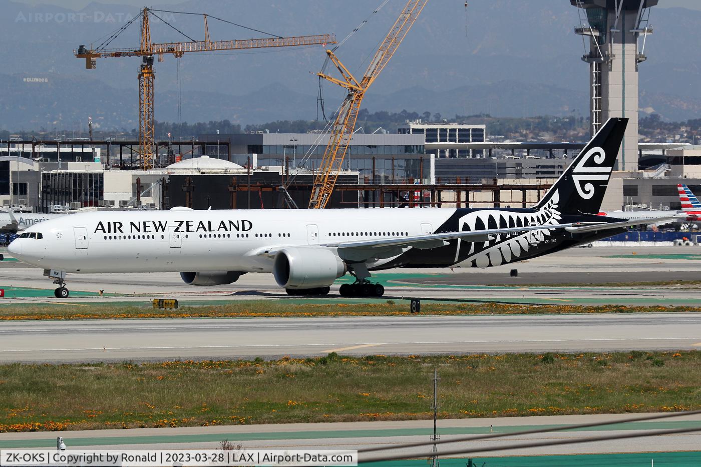 ZK-OKS, 2014 Boeing 777-319(ER) C/N 44547, at lax