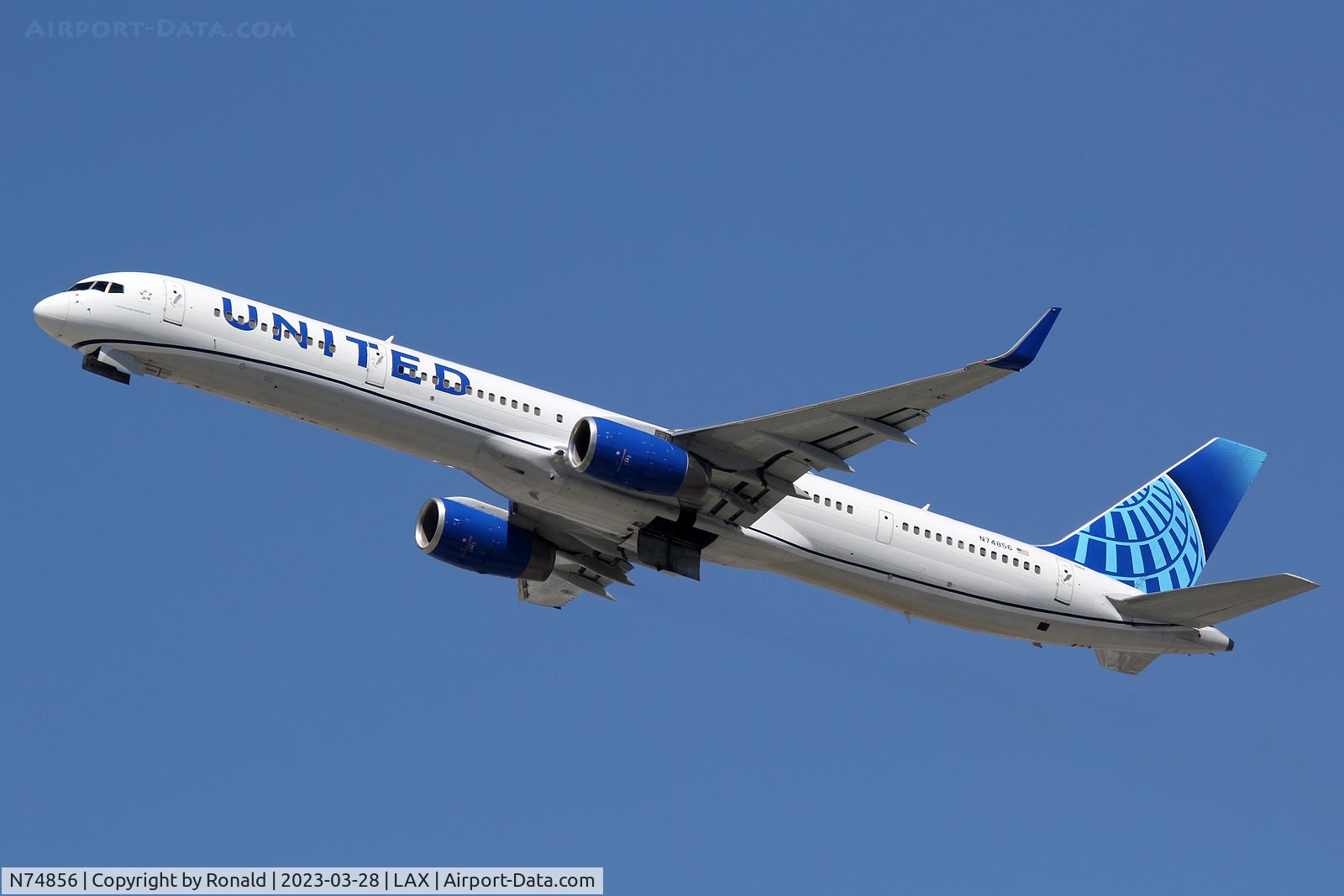 N74856, 2004 Boeing 757-324 C/N 32815, at lax