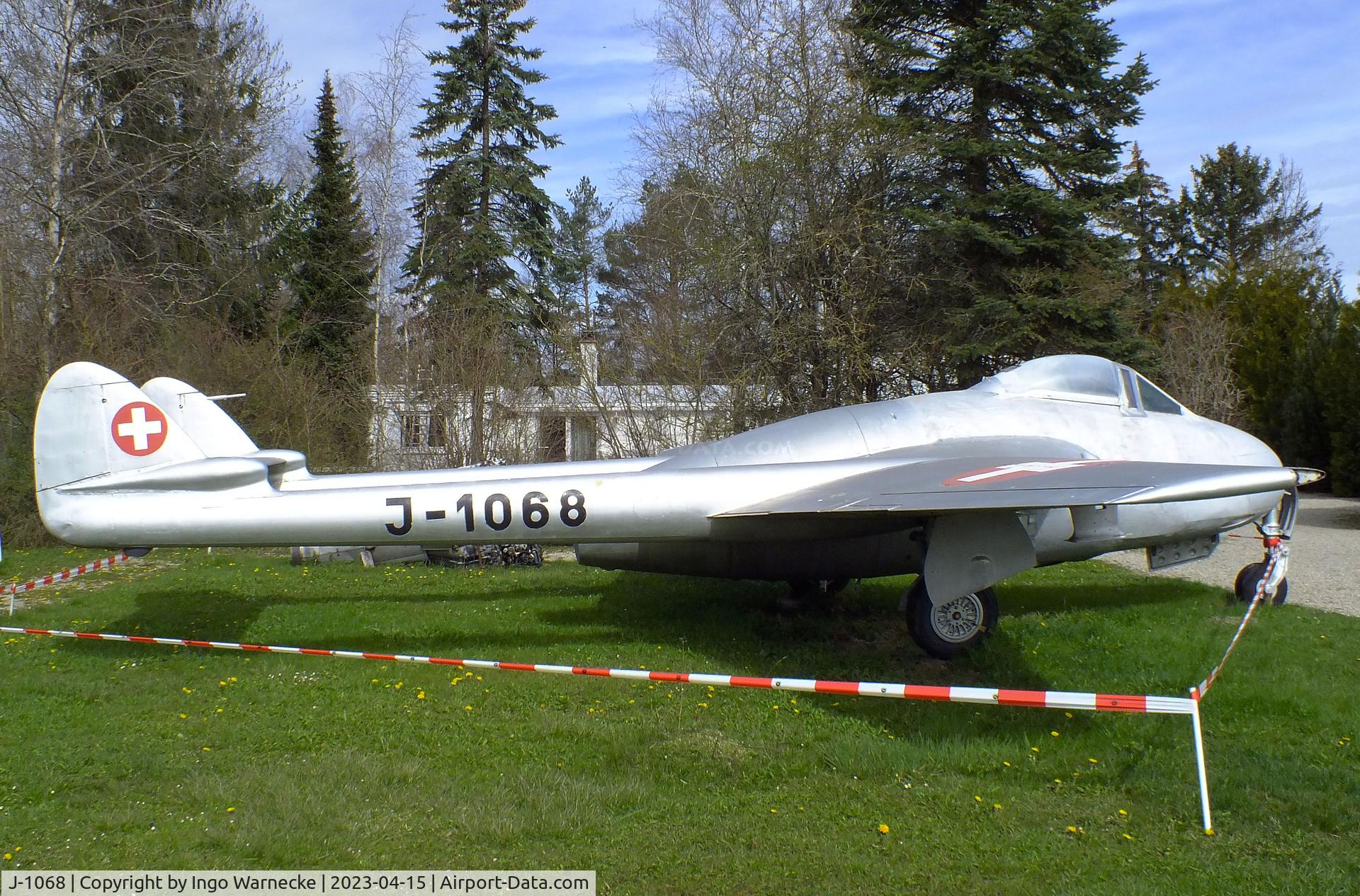 J-1068, De Havilland (FFA) Vampire FB.6 (DH-100) C/N 979, De Havilland (FFA) D.H.100 Vampire FB6 at the Internationales Luftfahrtmuseum, Schwenningen