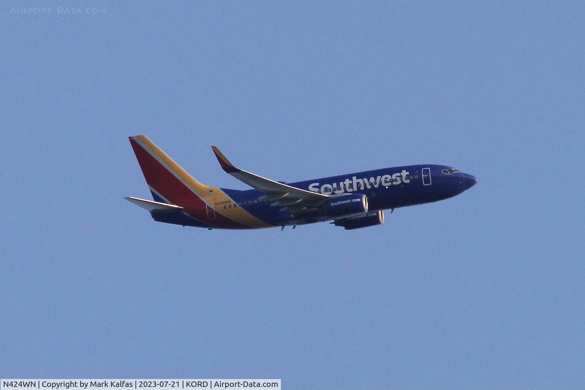 N424WN, 2002 Boeing 737-7H4 C/N 29828, Southwest Airlines B737 N424WN, operating as SWA1240 BNA to ORD