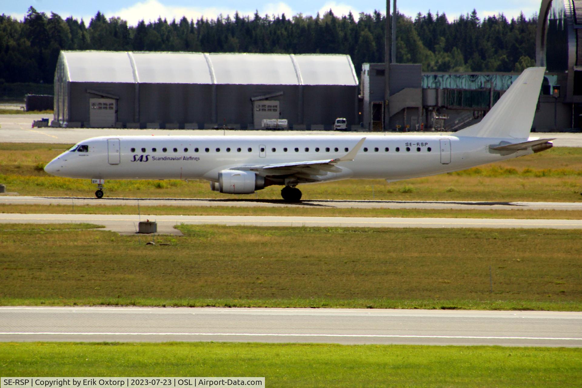 SE-RSP, 2010 Embraer EMB-195LR C/N 19000401, SE-RSP in OSL